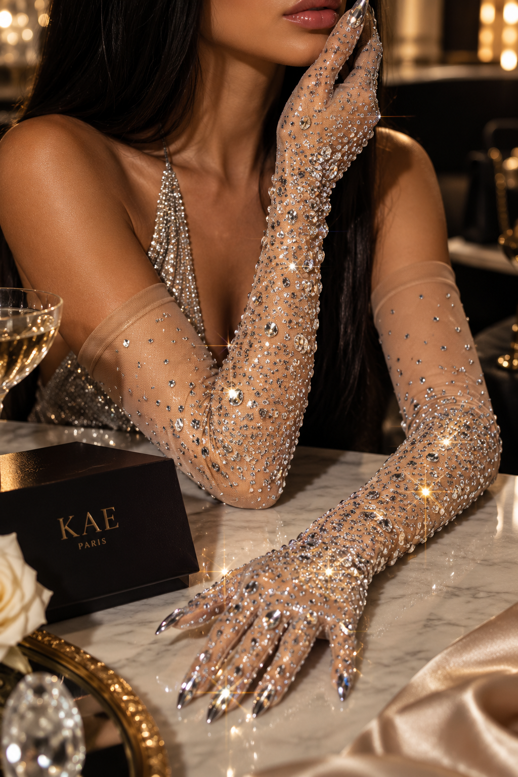 KAE Afterlight Gloves puestos por modelo